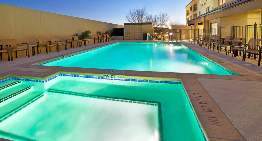 Hotel Courtyard El Paso Airport Esterno foto